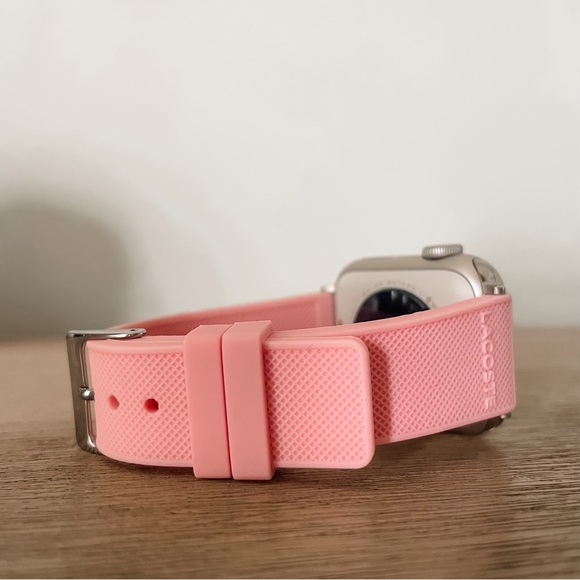 *CLEARANCE* LACOSTE Petit Pique Pink Silicone Strap for Apple Watch 38mm/40mm - Picture 3 of 3